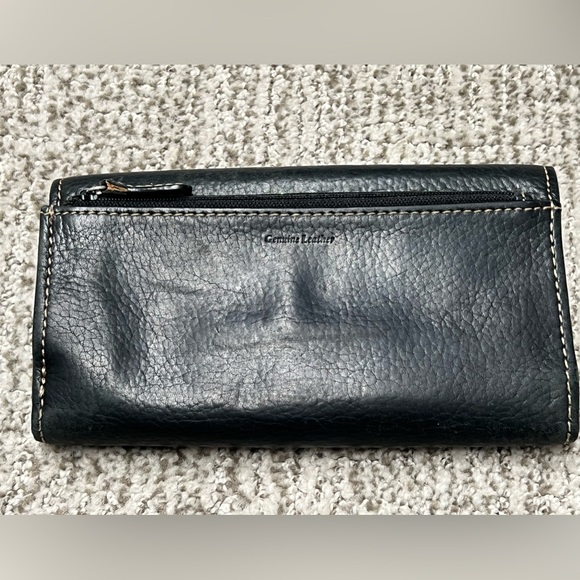 CLEARANCE! Fossil leather wallet black - Picture 4 of 16